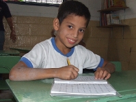 Un dels joves beneficiaris del centre