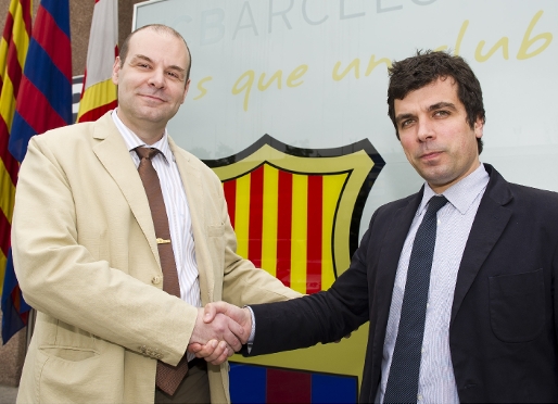 scar Escud, president de la Plataforma per la Llengua i Josep Cortada, director general de la Fundaci FC Barcelona. Foto: lex Caparrs / FCB