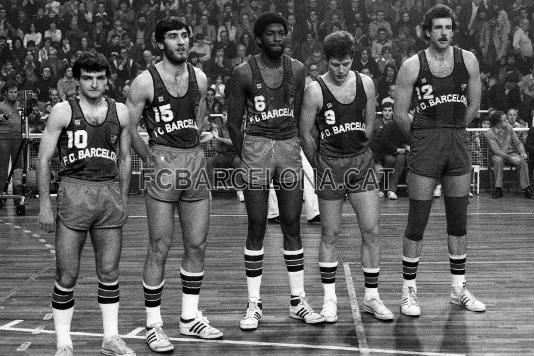 De izquierda a derecha: Creus, Epi, Sibilio, Ansa y Mike Phillips. (Fotos: Segu/Archivo FCB)