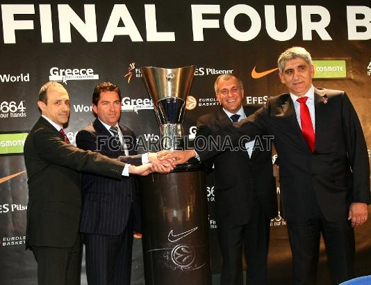 Els entrenadors del CSKA, el Regal Bara, Panathinaikos i Olympiacos, amb l'Eurolliga.