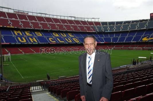 Joan Segarra es va fotografiar al Camp Nou. Foto: D.C.
