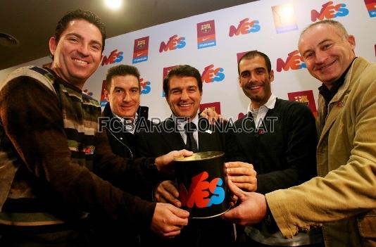 D'esquerra a dreta: Xavi Pascual, Manolo Cadenas, Joan Laporta, Josep Guardiola i Marc Carmona.