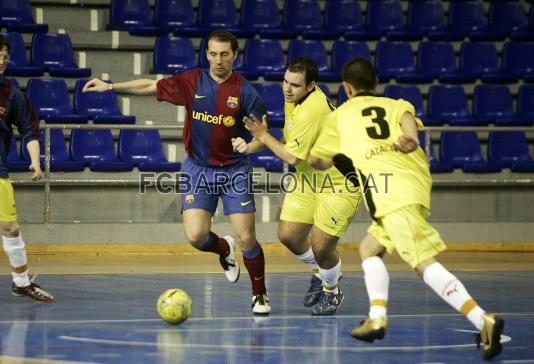 Tot seguit, el primer dels actes del Palau ha estat un partit de futbol sala entre els veterans del Bara i la selecci Catalana Special Olympics-ACELL.