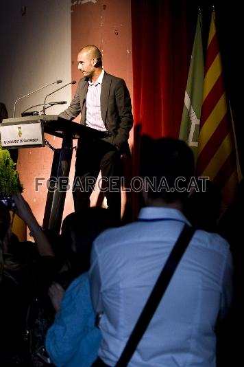 Unas 1000 personas llenaron la sala Can Llovet para seguir el acto de proclamacin de Pep Guardiola como hijo predilecto de Santpedor. Fotos: lex Caparrs (FC Barcelona)