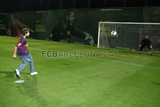 Otro instante de la tanda de penaltis. Fotos: Miguel Ruiz (FCB)