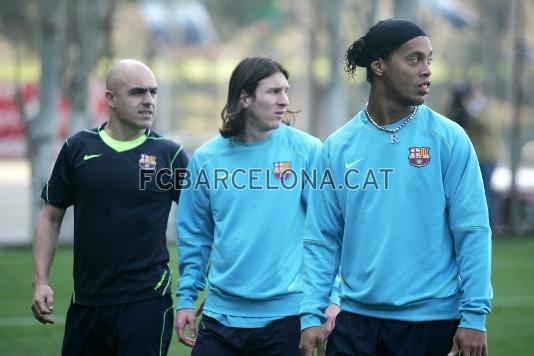Messi and Ronaldinho wide awake.