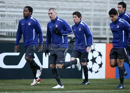Karim Benzema, en el entrenamiento del Lyon previo al encuentro.