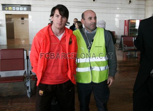Messi, una de les grandes novedades de la convocatoria, en el Aeropuerto del Prat.