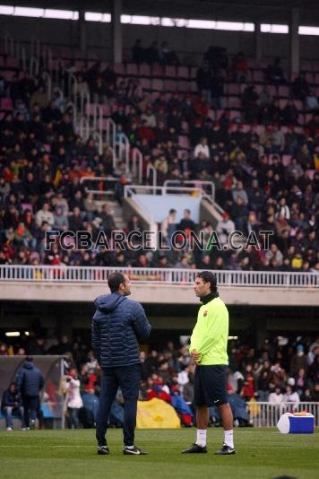 Josep Guardiola parlant amb Rafa Mrquez. Foto: lex Caparrs / Miguel Ruiz (FCB)
