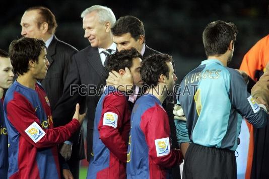Joan Laporta, animando a sus jugadores despus de la derrota. Foto: archivo FCB.