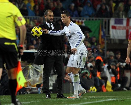 Guardiola amb Cristiano Ronaldo, el dia del 5 a 0 davant el Madrid. Foto: arxiu FCB.