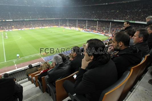 Guardiola, a la Llotja del Camp Nou, veient el Bara-Valncia desprs de ser expulsat a la jornada anterior a Almeria. Foto: arxiu FCB.