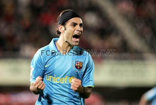 El defensa, eufric desprs de marcar a Mallorca un gol la temporada 2007/08. Foto: Arxiu FCB