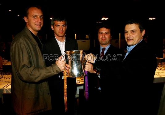 Jaume Ferrer, Francesc Solanellas i Enric Masip, juntament amb el tcnic blaugrana, van celebrar el ttol amb l'equip.