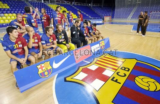 La plantilla del FC Barcelona Borges es prepara per fer-se la foto oficial.