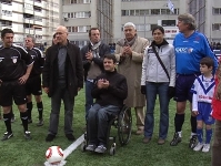 Sandro Rosell donant suport a La Marat. Foto: FCB