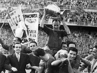 El mtic Csar, amb la Copa 1950/51.