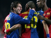Alves, Xavi i Messi, en lonze ideal de Lquipe