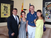 El presidente Joan Laporta, con el ex mandatario Vicente Fox, acompañado de su mujer y su hija.