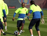 Abidal in squad for Arsenal clash