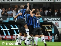 El Inter gana sufriendo (2-1)