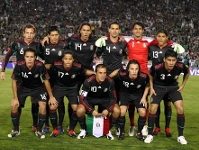 La seleccin de Mxico antes del partido contra Nueva Zelanda. Fotos: www.femexfut.org y Archivo GCB