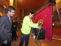 Messi offers Golden Ball Trophy to the Museum