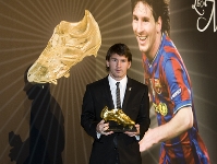 Messi, amb la Bota d'Or. Fotos: lex Caparrs - FCB/ Don Baln