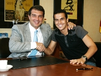 Pedro signa contracte amb el primer equip
