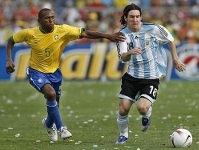 Argentina cruise to win without rested Messi
