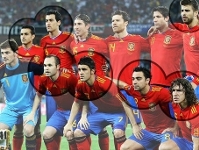 L'onze inicial de la selecció espanyola, amb set jugadors barcelonistes. Fotos: www.fifa.com