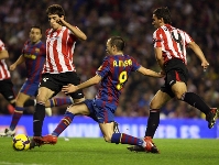 Iniesta, durant el partit contra l'Athletic Club de la primera volta. Foto: Miguel Ruiz - FCB