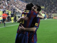 Messi y Bojan celebran la victoria lograda en El Madrigal. Foto: Miguel Ruiz - FCB