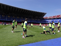 El equipo se ha ejercitado este medioda en el Camp Nou. Fotos: Miguel Ruiz-FCB