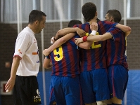 Los jugadores del Bara B celebrando uno de los goles. Fotos: lex Caparrs - FCB.