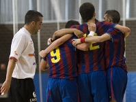 Els jugadors celebren un gol (Foto: Arxiu FCB)
