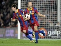 Iniesta i Messi celebren el gol contra el Valncia (2-1). Foto: Arxiu FCB