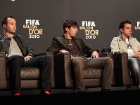 Iniesta, Messi y Xavi, durante la rueda de prensa en Zrich. Fotos: Miguel Ruiz-FCB