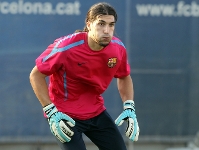 Pinto, uno de los pocos futbolistas que se queda estos das en Barcelona. Fotos: arxiu FCB.