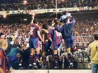 Els jugadors del Bara, celebrant el ttol de Copa del 97. Foto: arxiu FCB.