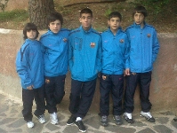 Cinc dels sis nois del Bara Juniors Lujn que han viscut una setmana d'estada a Prades.
