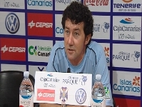 Mandiá, l'entrenador del Tenerife, a la roda de premsa prèvia al partit contra el Barça B.