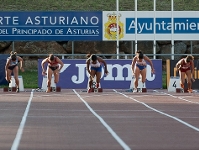 Imagen de una prueba de velocidad femenina. Fotos: www.avilesatletismo2010.com