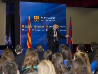 El secretari tècnic del Regal Barça, Joan Creus, va donar la benvinguda als participants de la divisió blaugrana (Fotos: Àlex Caparrós - FCB)