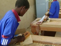 El taller de carpintera tiene una veintena de alumnos.