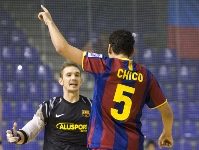 Chico celebra el cinquè gol blaugrana. Fotos: Àlex Caparrós - FCB.