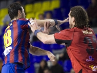 El Bara Borges s'enfronta al Torrevella a la primera jornada. (Fotos: Arxiu FCB i Asobal)