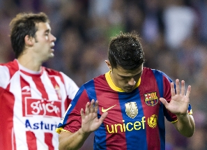 Villa no celebra su gol contra el Sporting. Fotos: Miguel Ruiz y archivo FCB