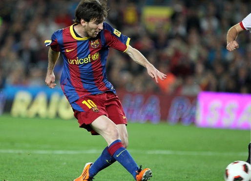 Messi, en el momento de marcar el 2-0 contra Osasuna. Foto: Miguel Ruiz (FCB).