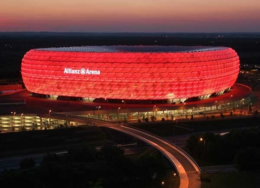 L'Allianz Arena acollir el segon i el tercer partit de la propera pretemporada. Fotos: arxiu FCB i www.fcbayern.de